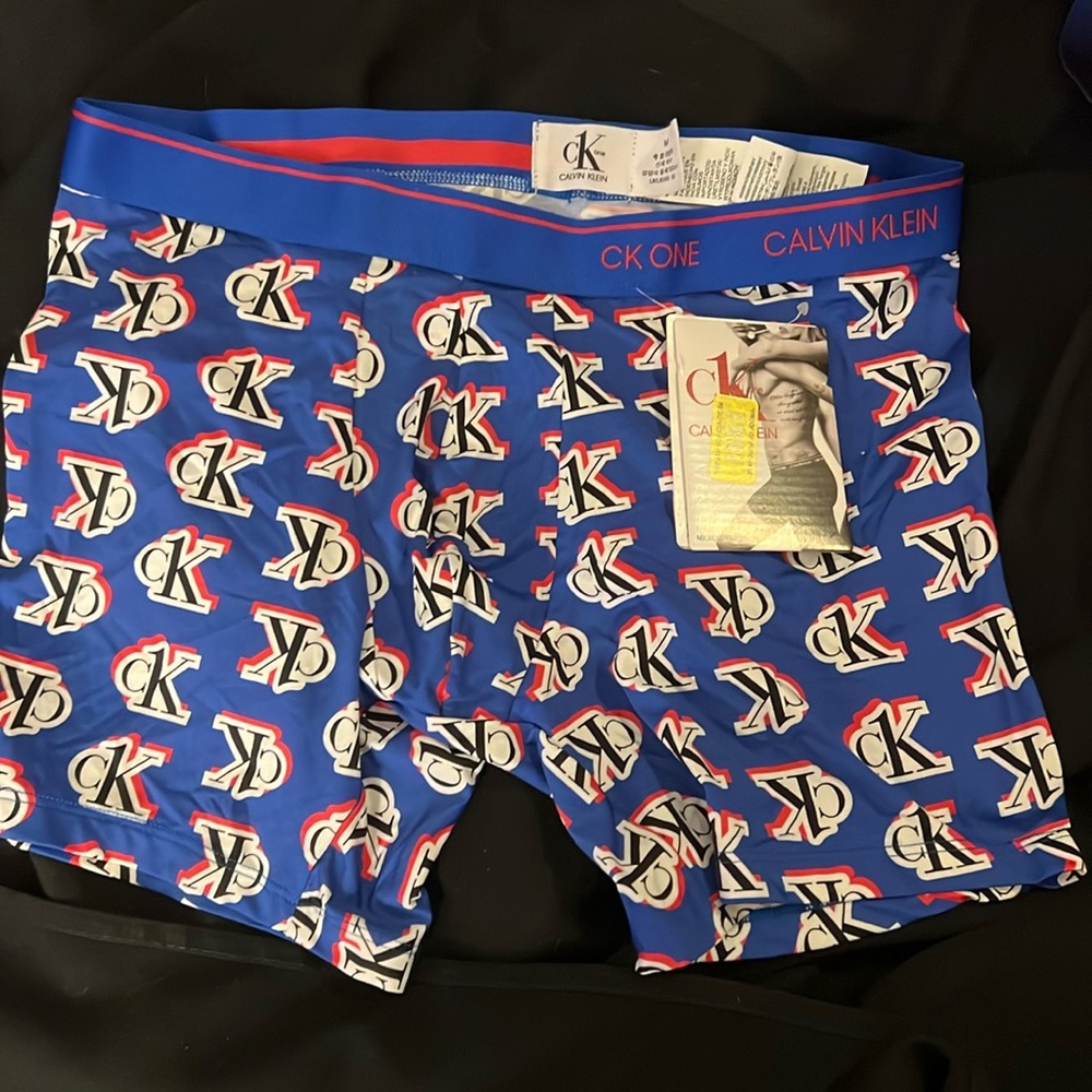 NWT men’s size M CK one boxer briefs